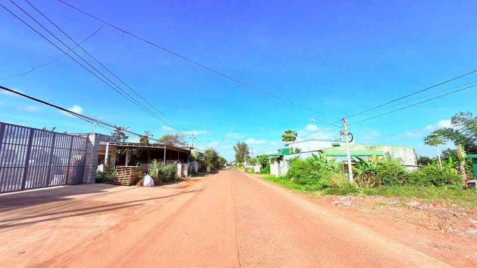 Đất nền mặt tiền Liên thôn TDP8 Cư Êbur 120m² giá 2.95 tỷ - Tiềm năng sinh lời cao!