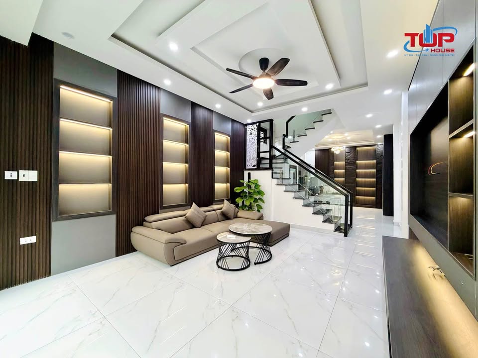 Nhà lô góc phố Miếu 2 Xã, 50m² giá 4.95 tỷ - Chính chủ bán gấp!