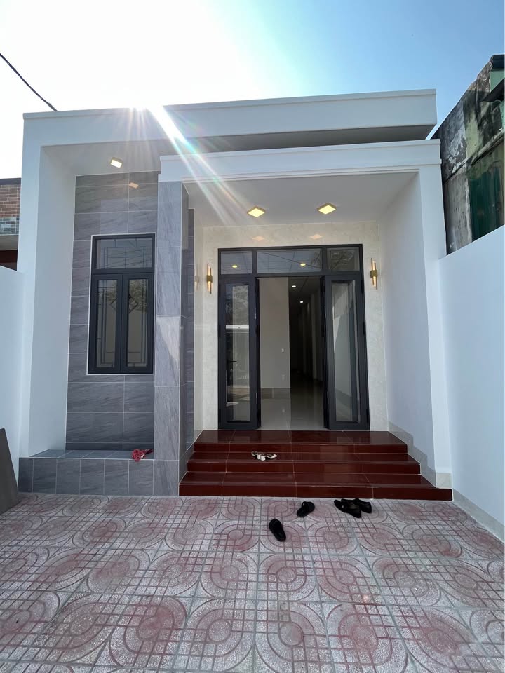 Nhà cấp 4 tại Phường 6, Tân An 100m² giá 2.25 tỷ - Xây mới hoàn toàn!