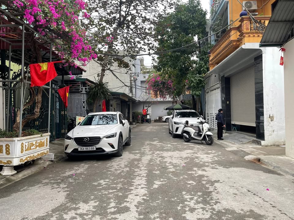 Nhà Phường Hạc Thành, Thanh Hóa 75m² giá 4 tỷ - Đầy đủ tiện ích sống!