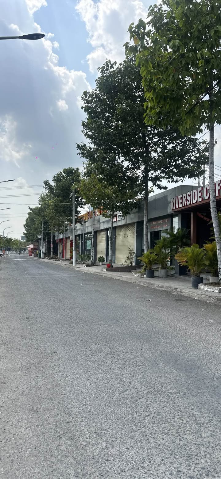 Bán nhà nát hẻm Bờ Kè Lê Văn Nhung - Mỹ Xuyên - 16.6m² giá chỉ 300 triệu!