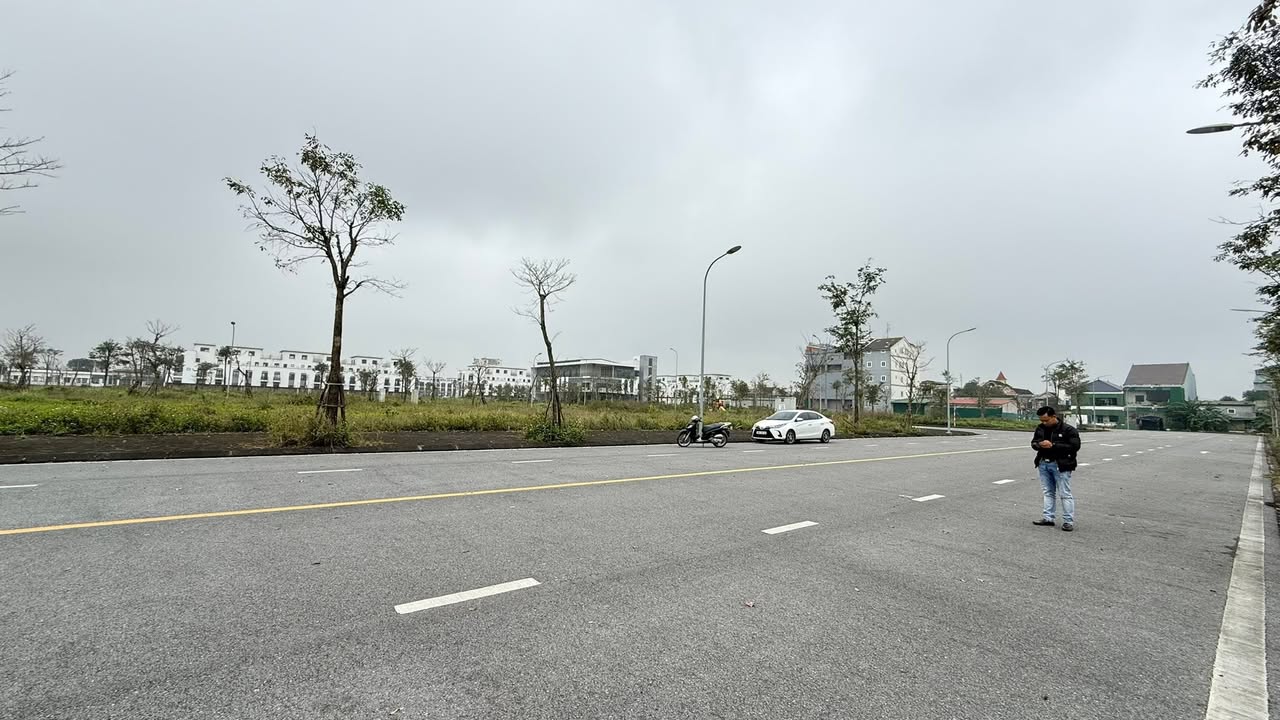 FrontHouse Đức Thọ 130m² giá 3 tỷ - Sổ hồng lâu dài, mặt tiền 7m!