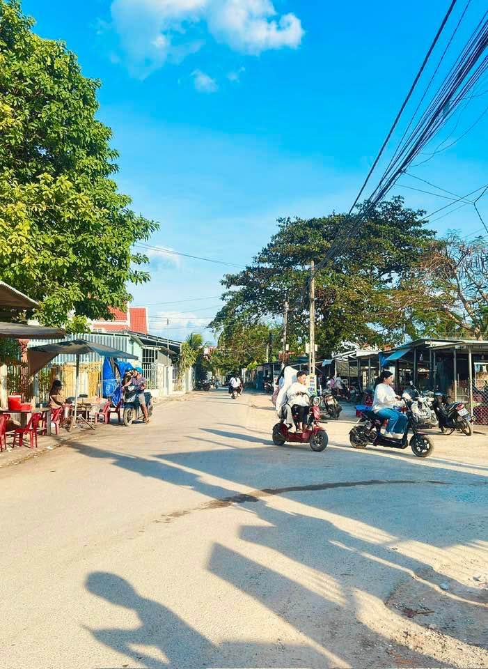 Nhà riêng xã Vạn Hưng 127m² giá 1.1 tỷ - Gần chợ và biển