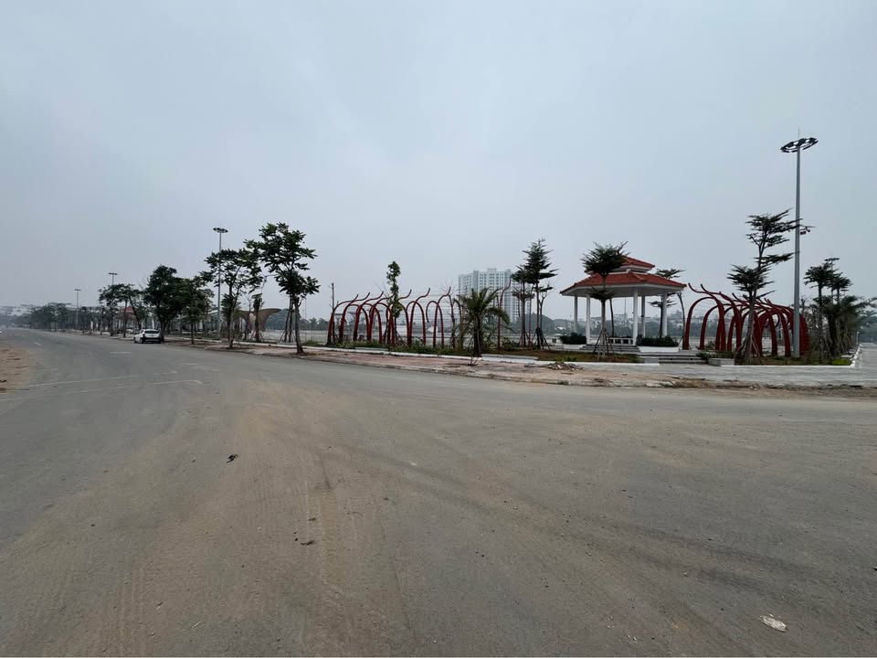 Lô đất đấu giá Ngọc Thụy 90m² giá 23 tỷ - Sổ đỏ chính chủ!