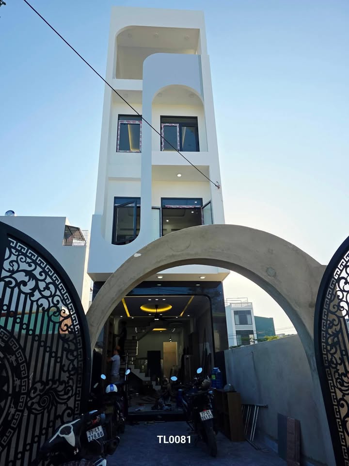 Nhà mặt tiền đẹp Phường Đống Đa 85m² giá 5 tỷ - Thiết kế hiện đại, sẵn sàng vào ở!