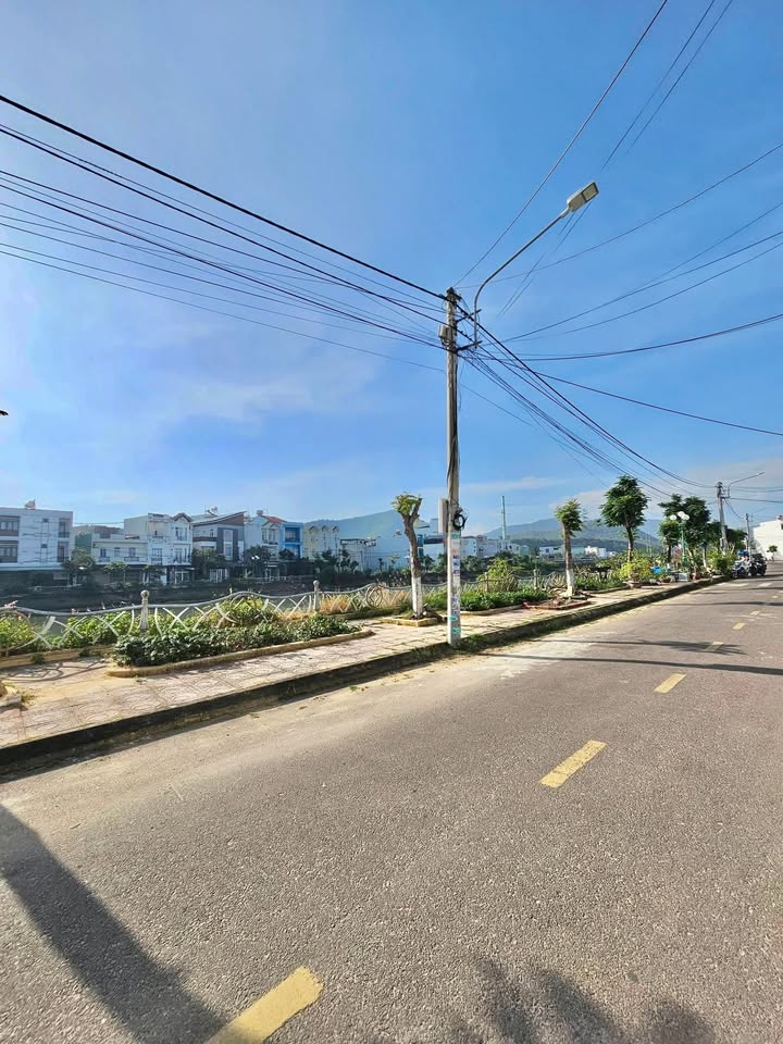 Đất nền mặt tiền Phan Thúc Trực 44m² giá chỉ 2.6 tỷ - Gần biển Quy Nhơn!