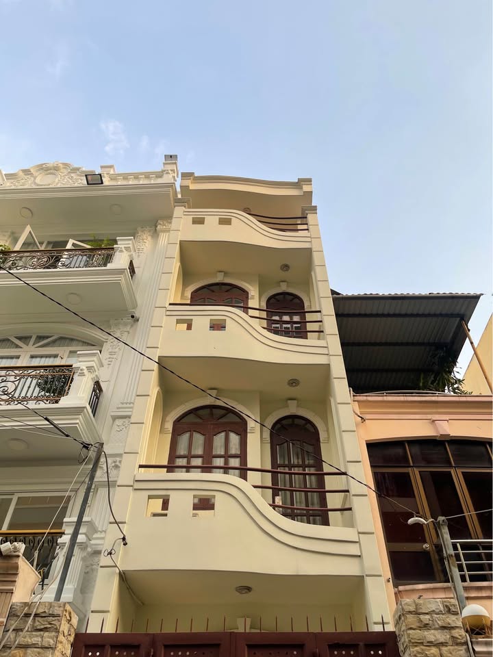 Nhà bán Quận 10 - Đường Tô Hiến Thành 55m² giá 9 tỷ - Vị trí đẹp, tiện ích đầy đủ!