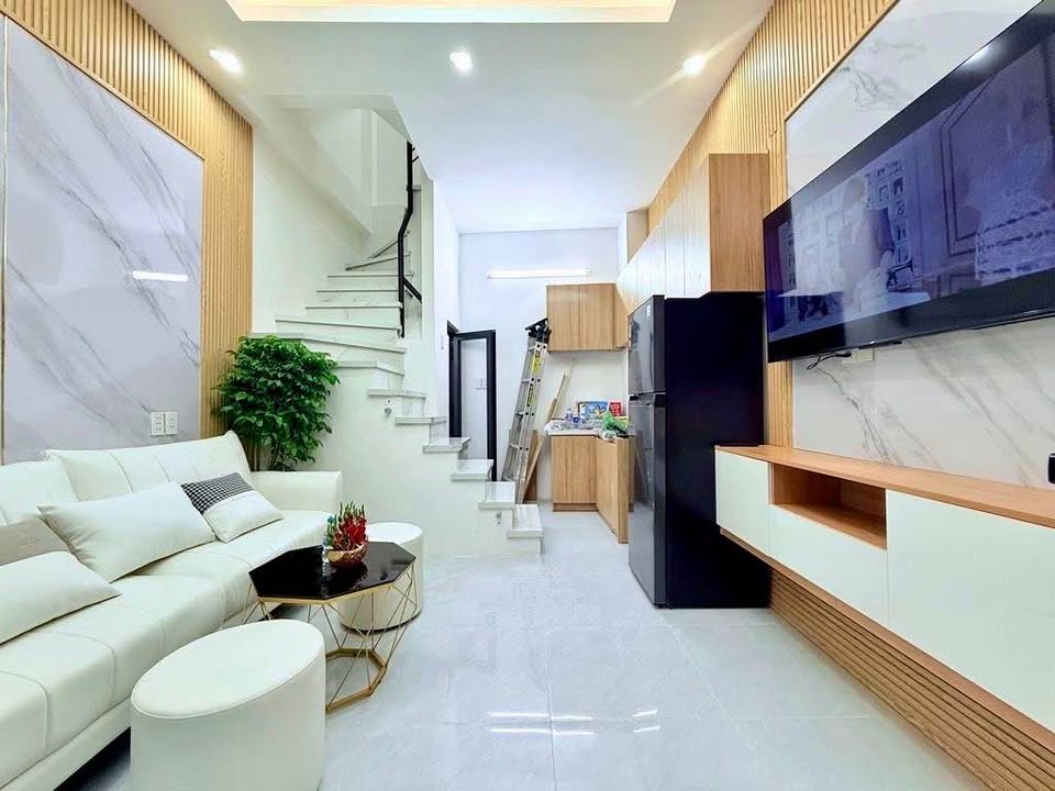 Nhà Hàng Xanh Quận Bình Thạnh 80m² giá 3.6 tỷ - Full nội thất sang trọng