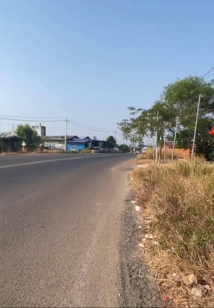 Đất nền tại xã Tân Tiến, huyện Bù Đốp, 700m² giá chỉ 10.5 tỷ - Cơ hội đầu tư hiếm có!