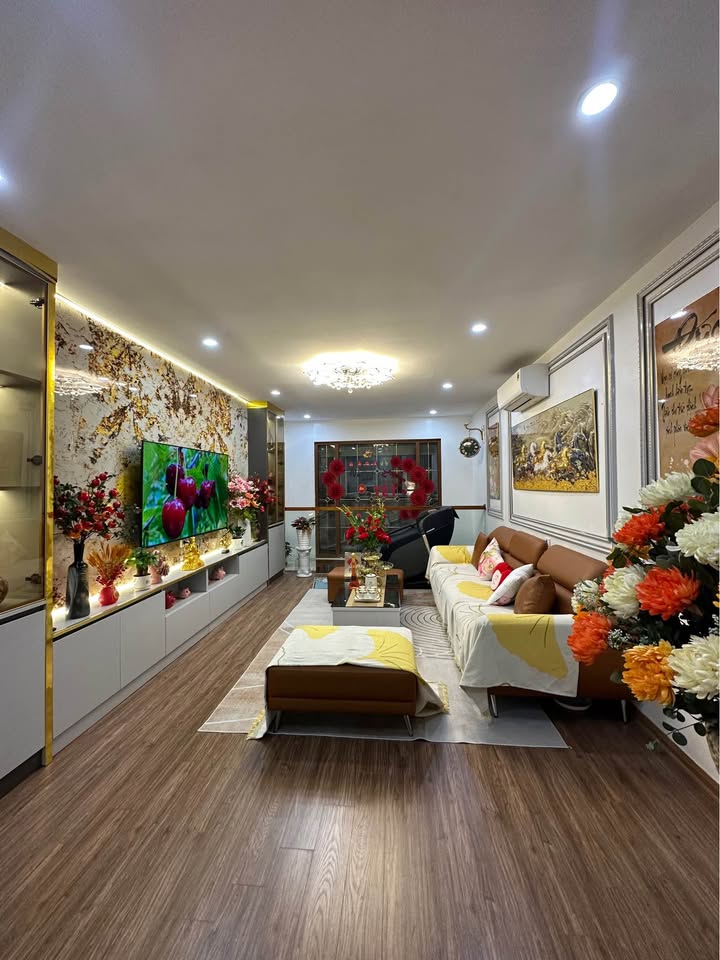 FrontHouse Giải Phóng 45m² giá 10.5 tỷ - Lô góc 3 mặt thoáng!