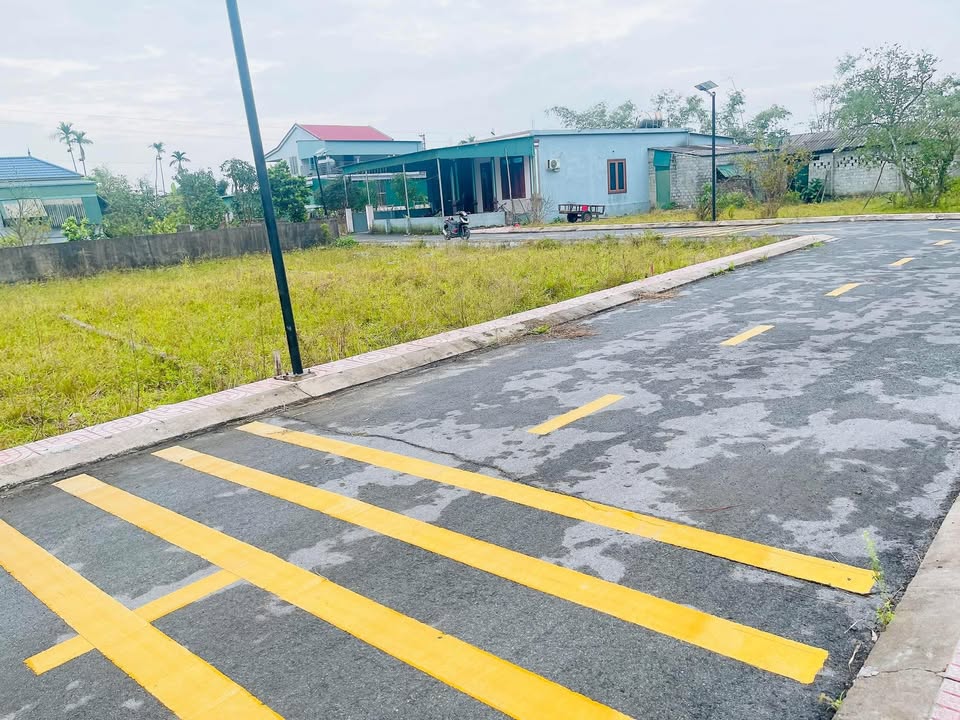 Đất nền Thạch Xuân 147m² giá 650 triệu - Đường thảm rộng rãi, gần trường học!