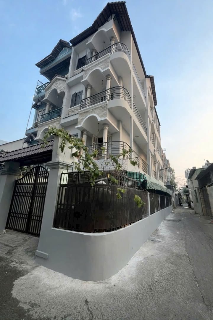 Căn hộ dịch vụ hẻm xe hơi Tân Phú Quận 7 104m² giá 8 tỷ - Sổ hồng riêng, thương lượng