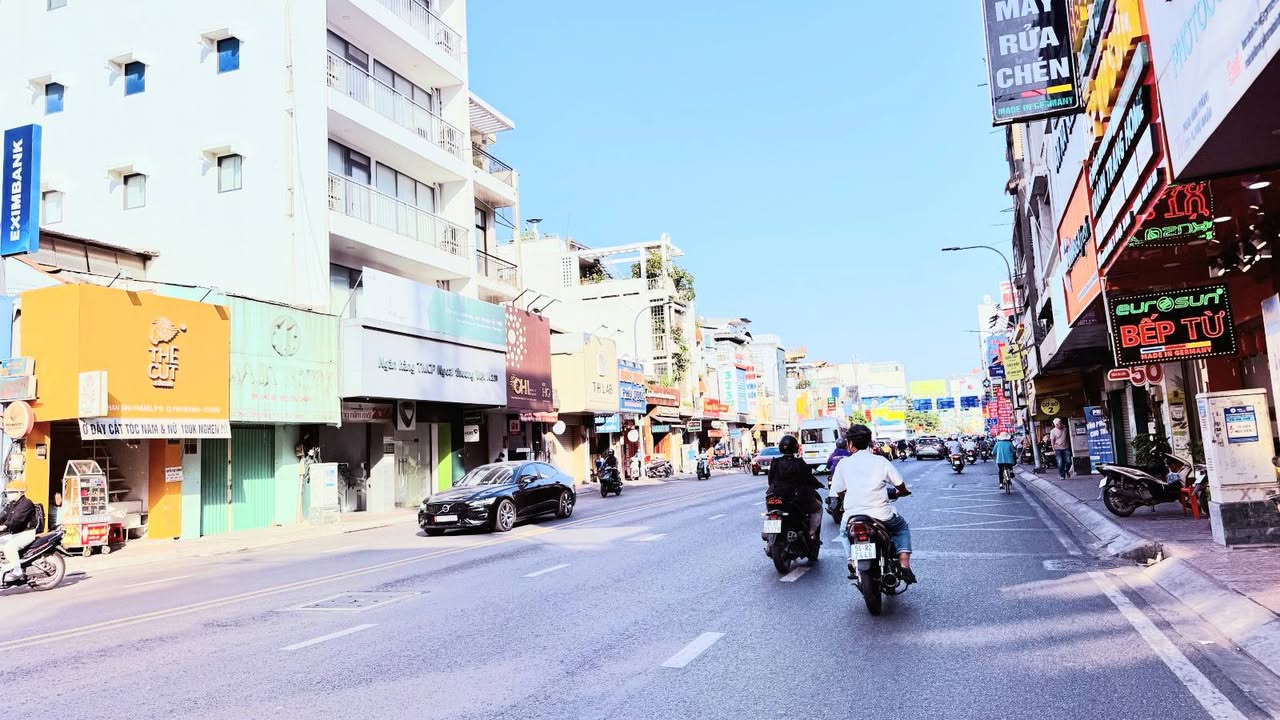 Nhà mặt tiền kinh doanh Phan Đình Phùng, 49m² giá 17.5 tỷ - Lô góc 3 mặt thoáng