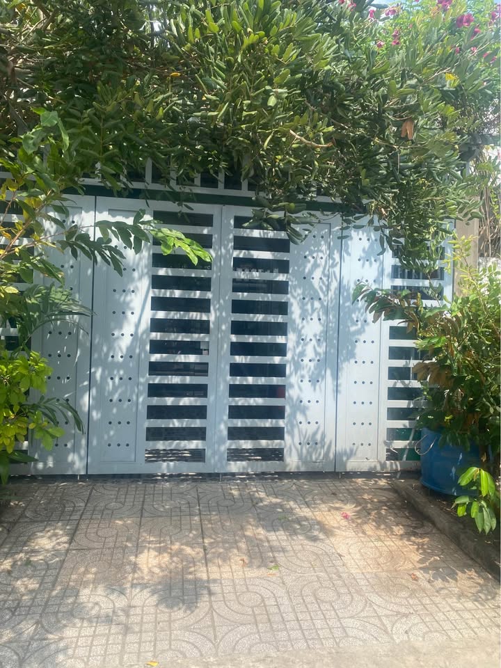 Nhà đẹp KDC Lê Thìn, Sóc Trăng 81m² giá 700 triệu - Tặng nội thất