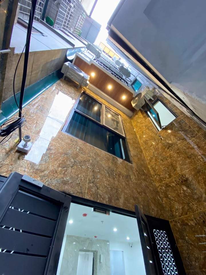 Căn hộ dịch vụ Hồ Tùng Mậu Cầu Giấy 56m² giá 13.2 tỷ - Dòng tiền ổn định!