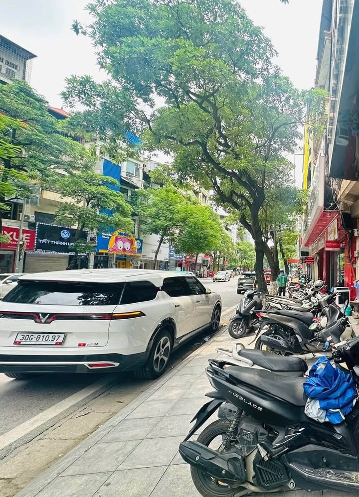 Nhà phố Lê Thanh Nghị, Quận Hai Bà Trưng 62m² giá 35 tỷ - Mặt tiền đẹp, kinh doanh tuyệt vời!