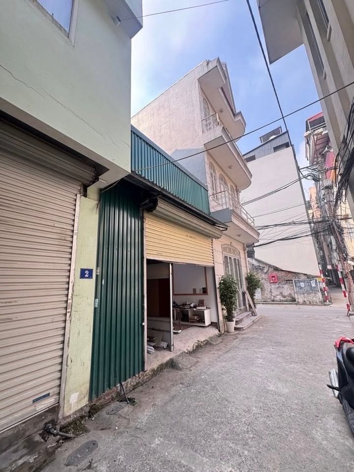 Bán đất tặng nhà Hữu Hưng, Nam Từ Liêm 42m² giá 5.3 tỷ - Vị trí trung tâm đắc địa!