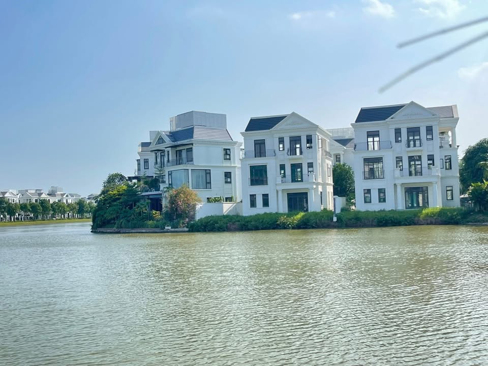 Villa Vin Marina Hải Phòng 335m² giá 39.5 tỷ - View hồ đẳng cấp hiếm có!