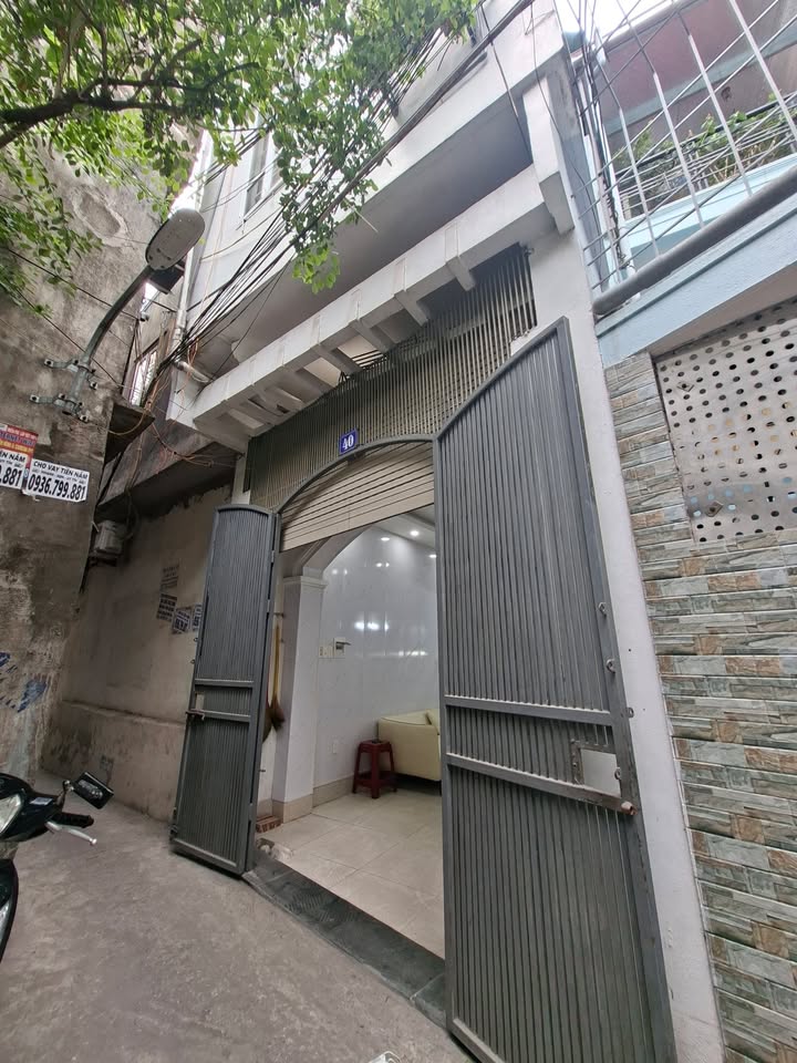 Nhà 3 Tầng Độc Lập Tô Hiệu 30m² giá 1 tỷ - Sẵn sàng vào ở ngay!