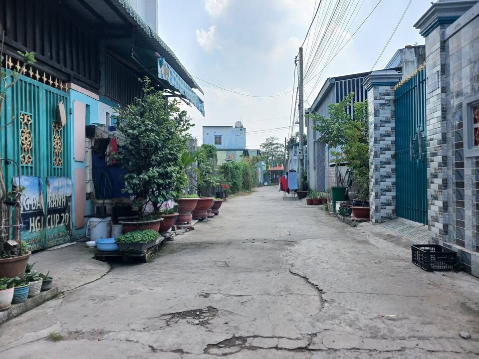 Nhà riêng Tân Thạnh Đông, Hóc Môn 48m² giá 1.1 tỷ - Gần chợ chỉ 400m!