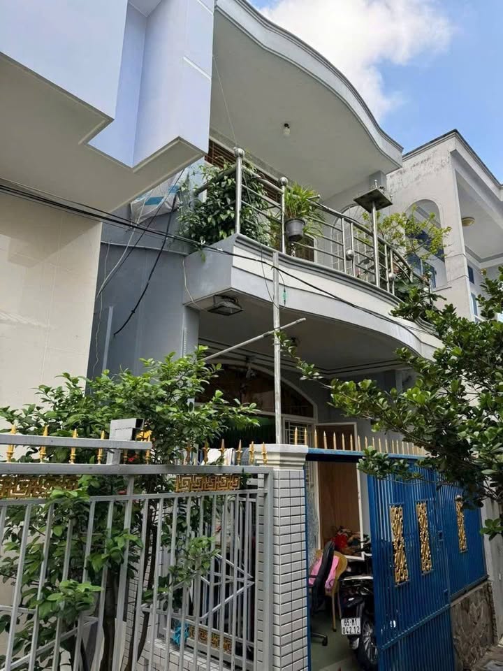 Nhà 1 Trệt 1 Lầu Hẻm Nhánh 108 Đường 30/4, Ninh Kiều, Cần Thơ 56m² giá 2.2 tỷ - Sổ hồng chính chủ!