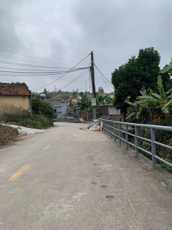 Đất liền nhau Ngõ Bà Mít, Huyện Hà Trung, 60m² giá chỉ 8xx triệu - Đường ô tô tránh nhau!