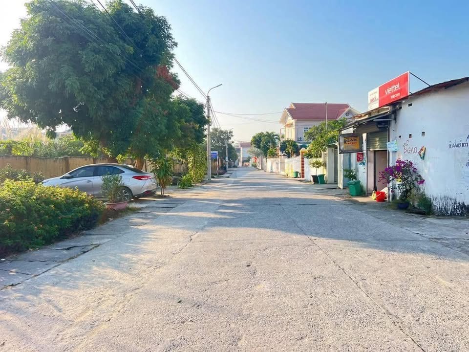 Đất nền Ngõ 8 Việt Hưng 57m² giá 590 triệu - Sổ đỏ chính chủ!