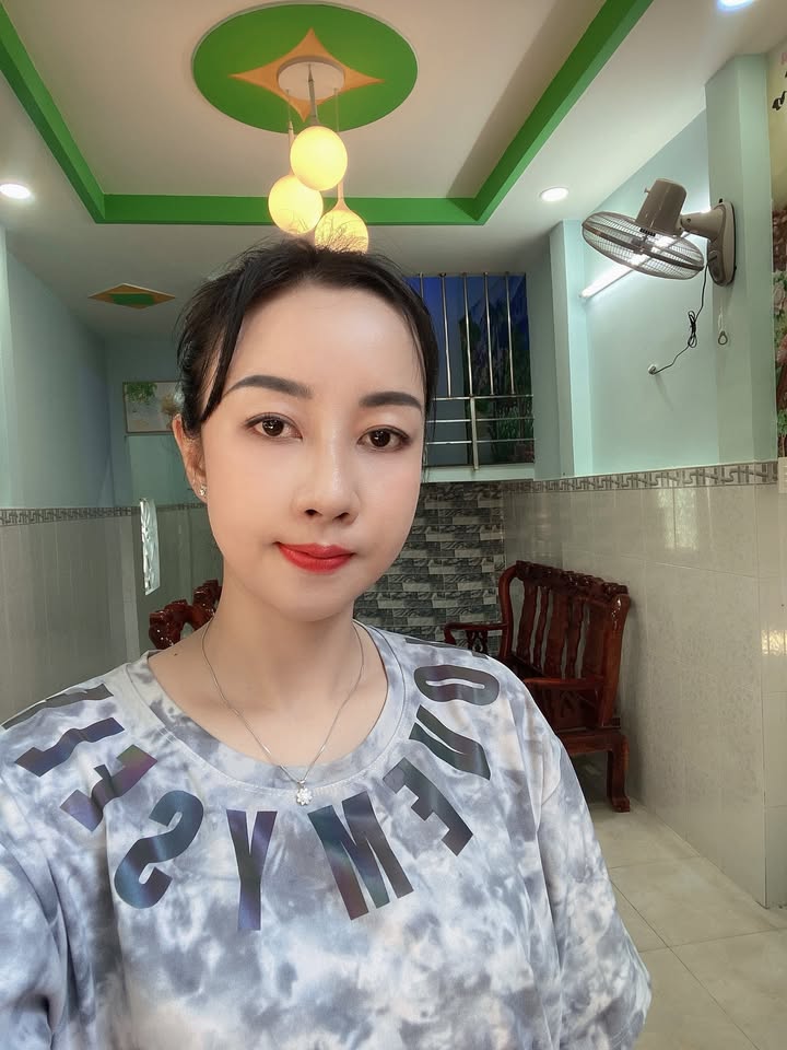 Nhà 2 tầng Hóc Môn 32m² giá 1.995 tỷ - Sổ hồng hoàn công đầy đủ!