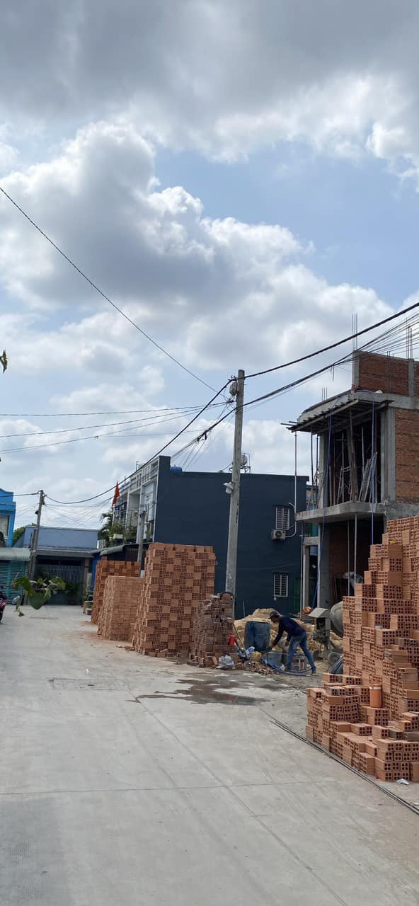 Nhà riêng Ấp 4, Hóc Môn 51m² giá 1.35 tỷ - Sổ hồng riêng, hẻm xe hơi