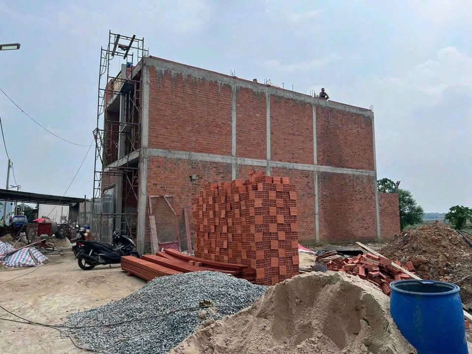 Đất phân lô Hóc Môn 85m² giá 2.15 tỷ - Vị trí đẹp gần mặt tiền