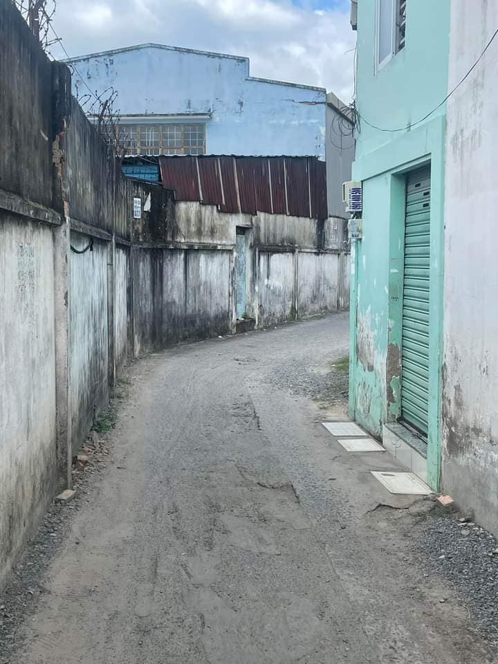 Nhà Hóc Môn 16m² giá 560 triệu - Gần chợ và trường học