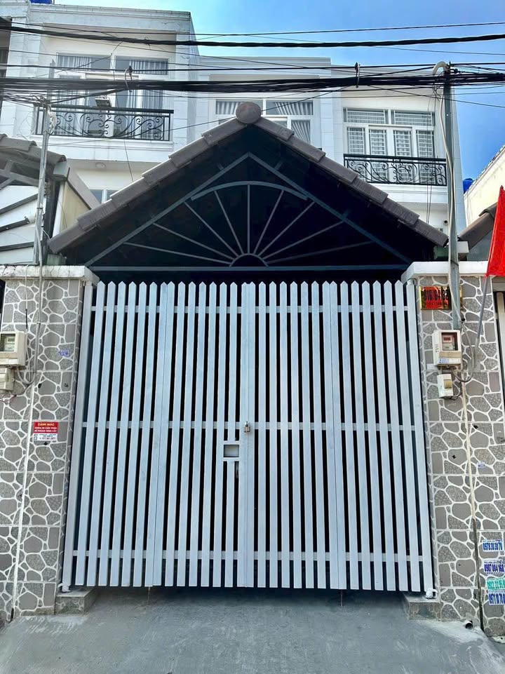 Nhà phố Tô Ngọc Vân, Quận 12, 52m² giá 2.25 tỷ - Sổ hồng riêng, ô tô vào tận nhà!