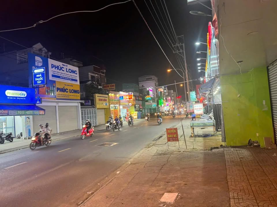 Nhà và phòng trọ cho thuê mặt tiền Nguyễn Ảnh Thủ, 206m², giá 17.3 tỷ - Cơ hội kinh doanh tuyệt vời!