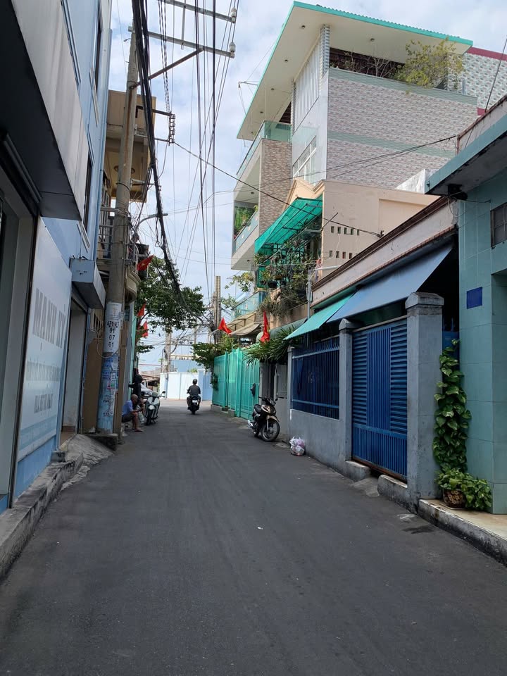 Nhà bán Phường Thắng Nhất 27m² giá 2.8 tỷ - Sát mặt tiền, chính chủ