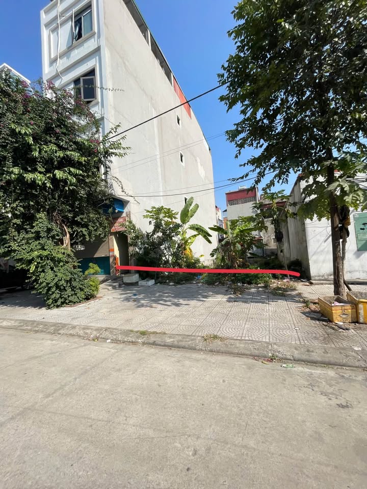 Đất nền mặt tiền đường Láng Nam Định 100m² giá 1 tỷ - Sổ đỏ chính chủ, cơ hội đầu tư hấp dẫn!