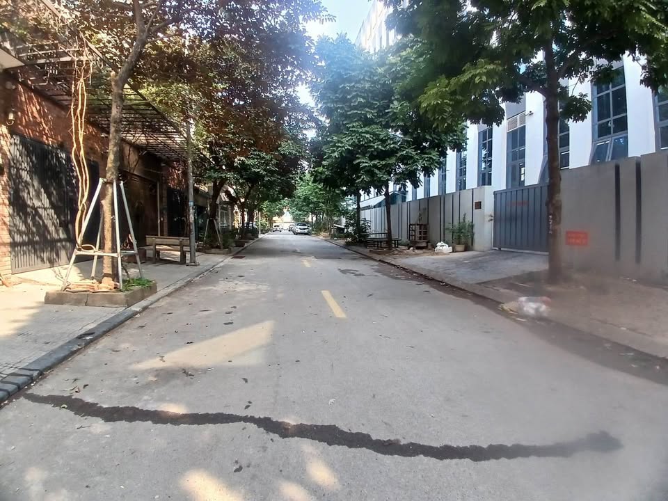 Nhà phố liền kề Phú La, Hà Đông 90m² - Vị trí đẹp, hiếm có!