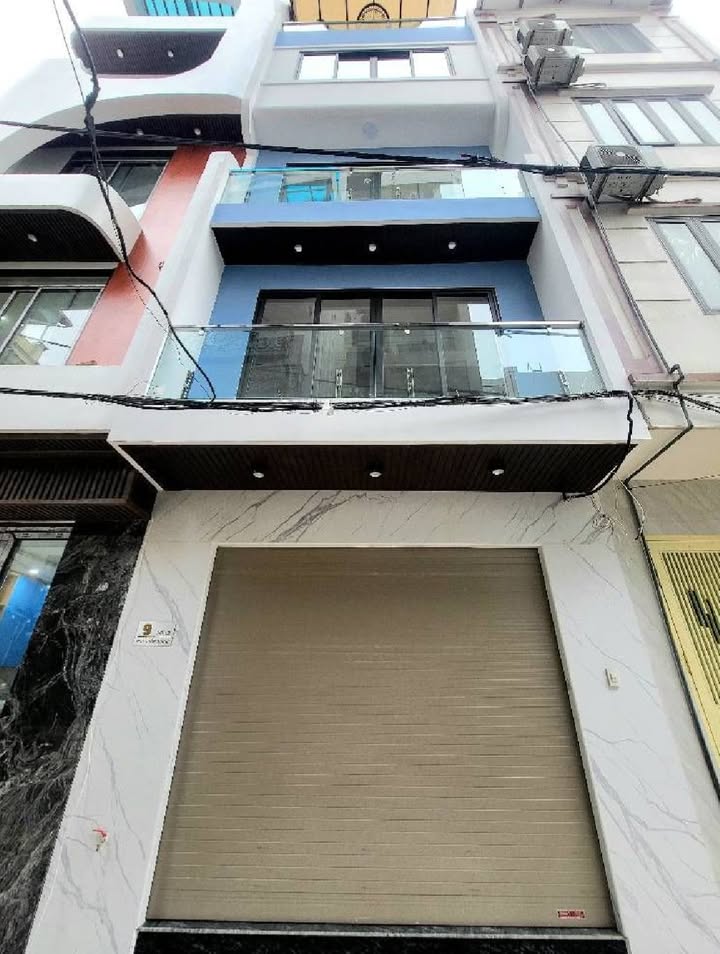 Nhà siêu đẹp Trâu Quỳ Gia Lâm 36m² giá 8.3 tỷ - Đầy đủ nội thất, sổ đỏ chính chủ!