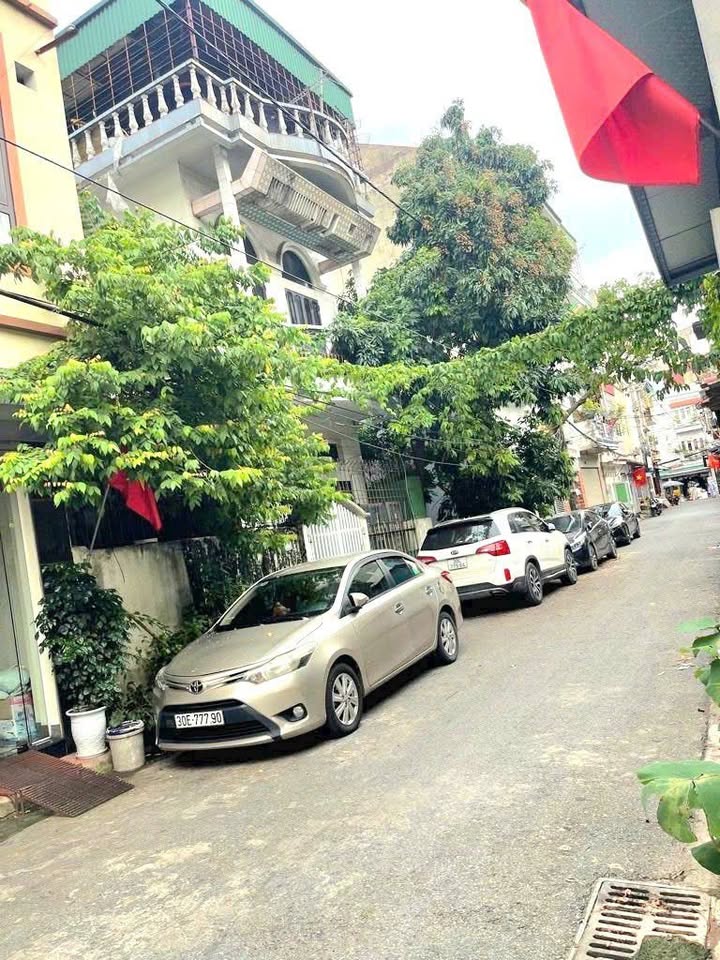 Nhà 4 tầng Ngô Gia Tự Long Biên 40m² giá 10 tỷ - Full nội thất sang trọng