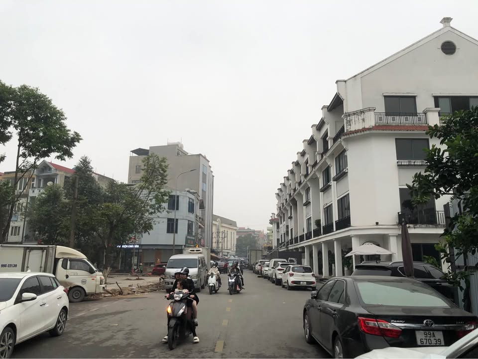 FrontHouse tại Công viên Phù Lưu, Từ Sơn 109m² giá 20 tỷ - Đầu tư sinh lời ngay lập tức!