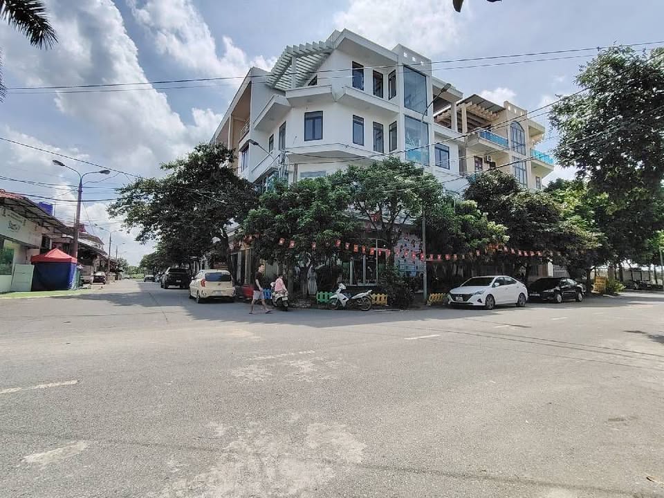 FrontHouse lô góc Đặng Xá, Gia Lâm 110m² giá 1x tỷ - Thiết kế hiện đại, ô tô tránh!