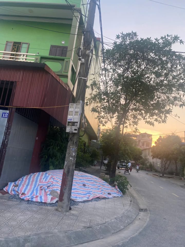 Nhà 2 tầng Phường Thanh Châu 83m² giá 3 tỷ - Lô góc thoáng sáng, ô tô đỗ cửa!