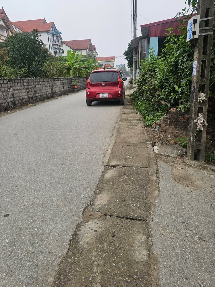 Bán gấp nhà lô góc tại xã Nhật Tân, huyện Tiên Lữ, 500m² - Giá chỉ 5.5 tỷ!