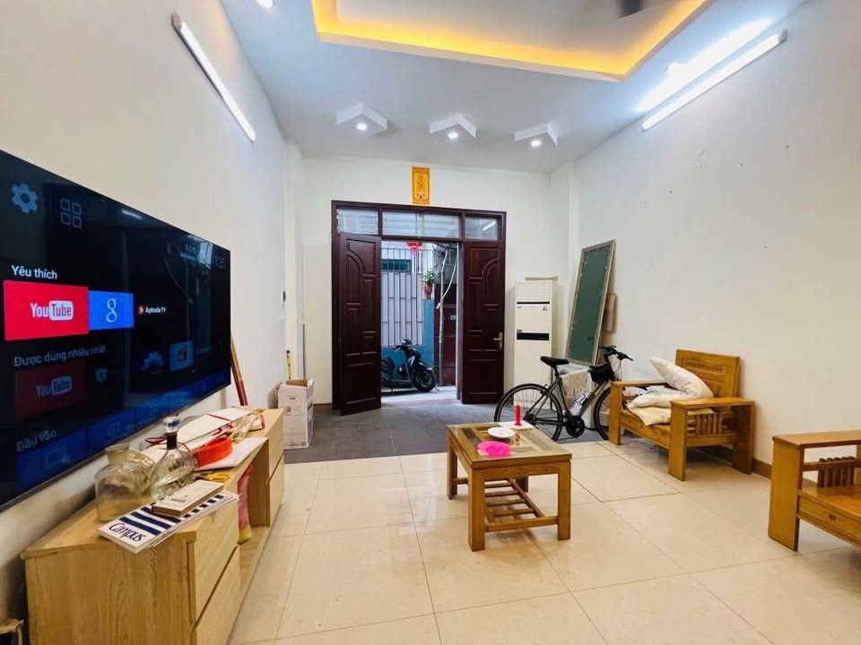 Nhà riêng tại Bạch Mai, Hai Bà Trưng, 40m² giá 4.95 tỷ - Sổ hồng chính chủ, không quy hoạch