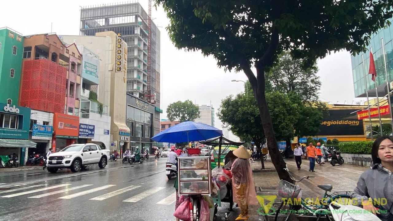 Nhà phố Phan Đăng Lưu, Bình Thạnh 70m² giá 5.85 tỷ - Sổ hồng riêng, khu trung tâm!