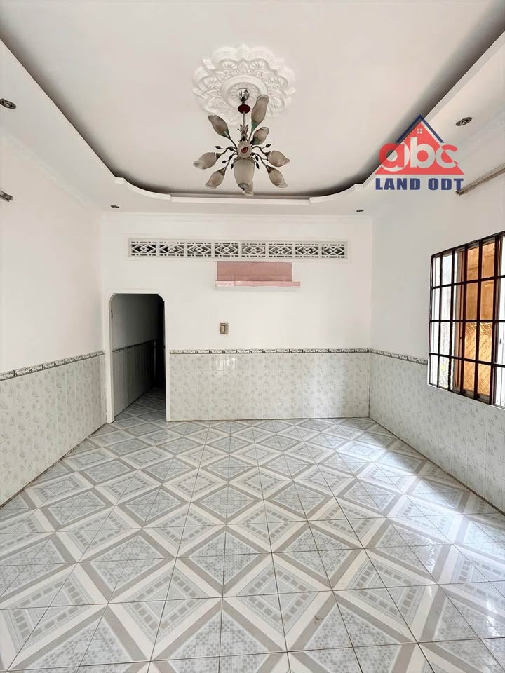 Nhà Gác Đúc Phường Tam Hiệp 115m² giá 4 tỷ - Mặt tiền hẻm kinh doanh thuận lợi!