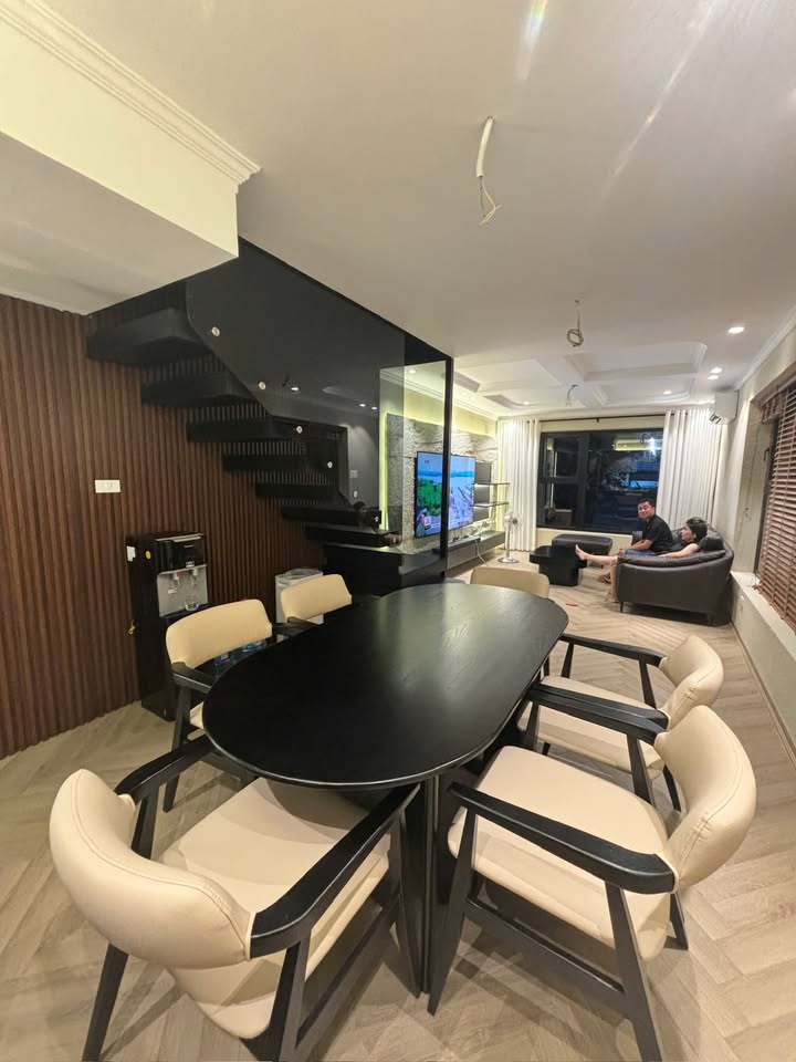 Căn hộ cao cấp 100m² tại Hoàn Kiếm - Thiết kế hiện đại, đầy đủ nội thất