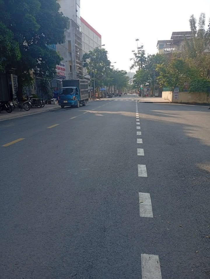 Mặt tiền kinh doanh tại Royal School 80m² giá 12.5 tỷ - Đầu tư sinh lời ngay!