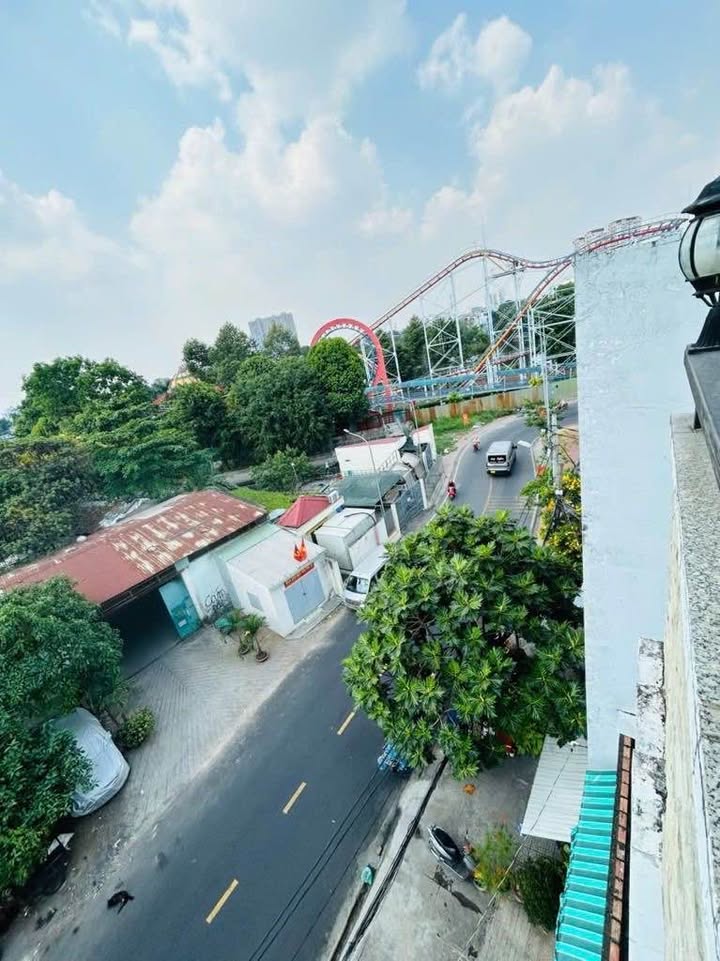 FrontHouse Quận 11 80m² giá 19.3 tỷ - Mặt tiền kinh doanh ngay Công Viên Đầm Sen!