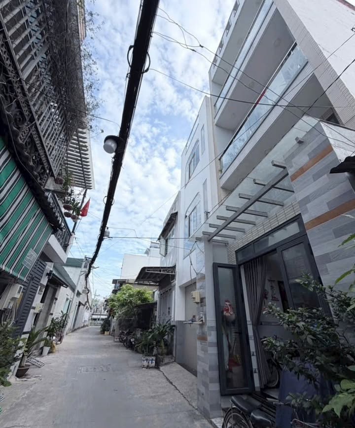 Nhà Hẻm 488 Lê Trọng Tấn, Tân Phú 61m² giá 5.15 tỷ - Rẻ nhất khu vực!