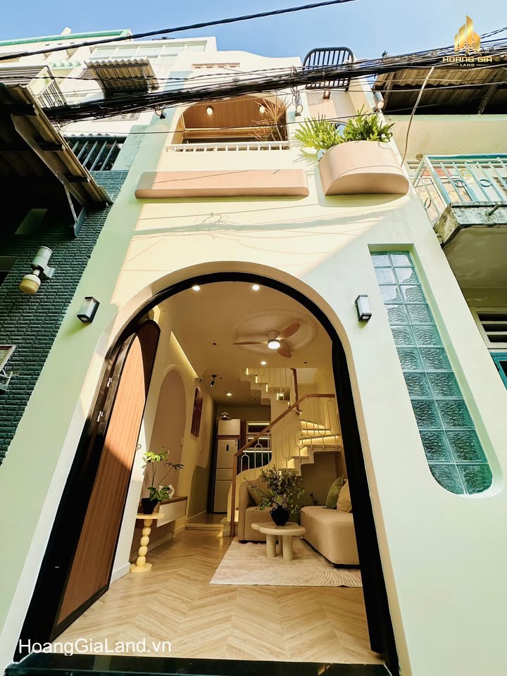 Nhà phố Gò Vấp 18m² giá 3.85 tỷ - Thiết kế WabiSabi hiện đại